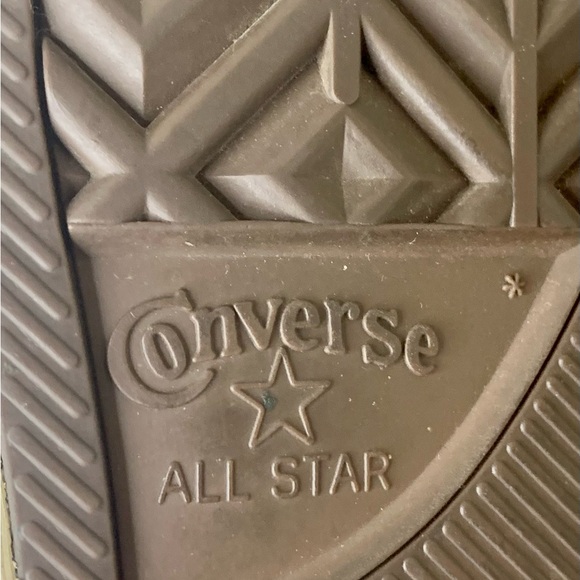 Converse Red Star Sneakers Chuck Taylor Star Perforated 0X SZ 8! - Picture 8 of 9